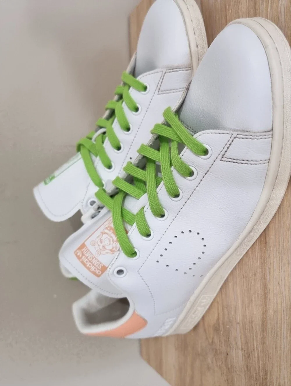 adidas mens size 11.5 Stan Smith Disney Kermit & Miss Piggy sneakers white casua